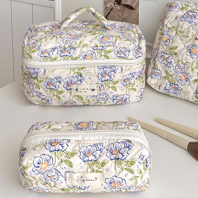 Cosmetic & Toiletry Bags