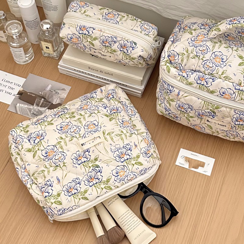 Cosmetic & Toiletry Bags