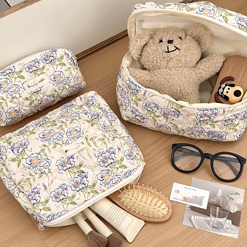 Cosmetic & Toiletry Bags